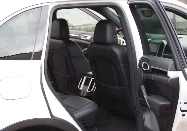 Porsche Cayenne cena 119000 przebieg: 205000, rok produkcji 2014 z Poręba małe 562